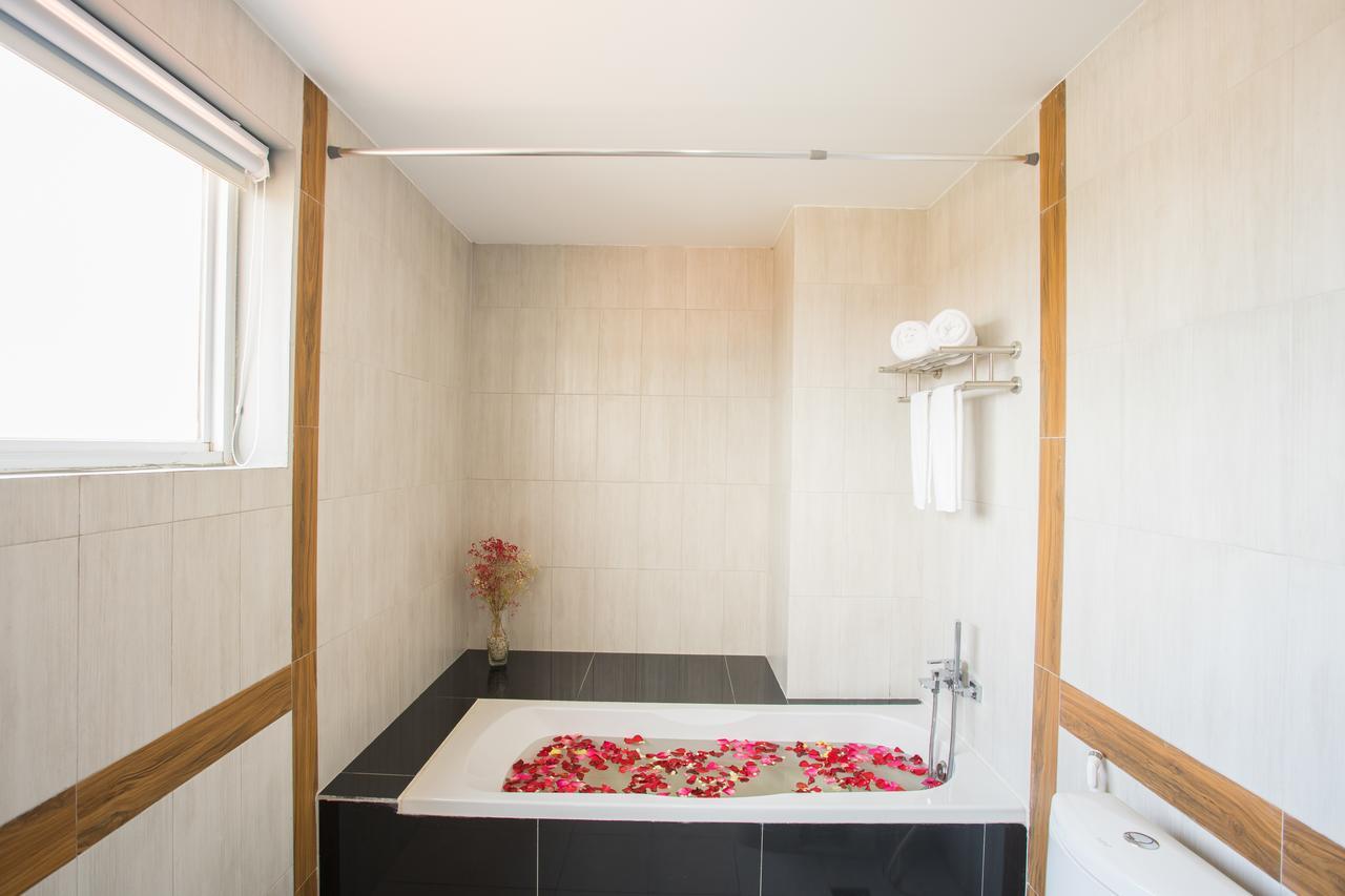 Kuch Oudom Hotel Phnom Penh Bagian luar foto